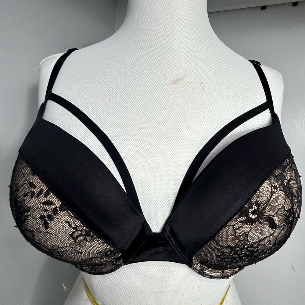 Victoria’s Secret,Elegant Black Lace Bra with push up